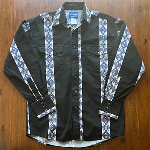 VTG Wrangler Men's Black Button-Up Shirt with Aztec Stripe Size M